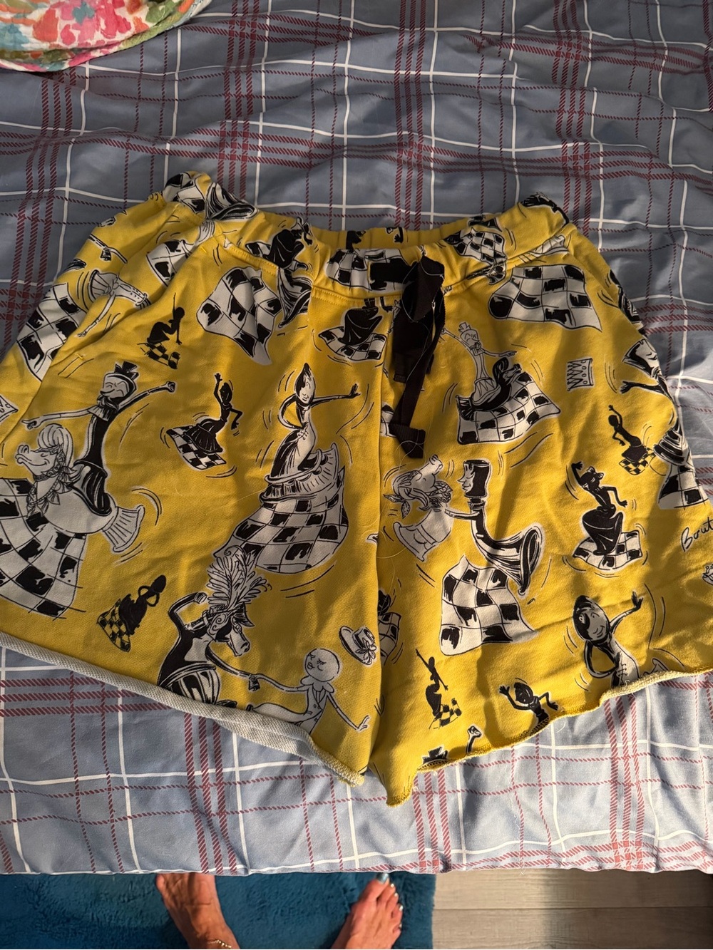 Boutique moshing Yellow Printed Women’s Lounge Shorts size 8